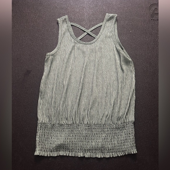 Daytrip Tops - Daytrip Green Striped Tank Top Size Large